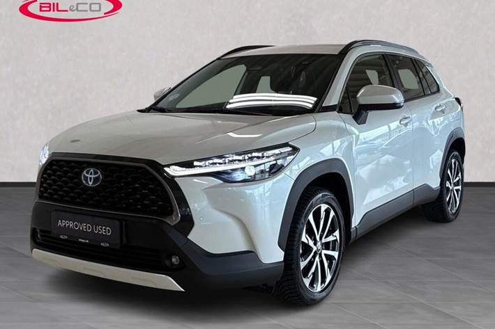 Hvid Toyota Corolla Cross fra 2023