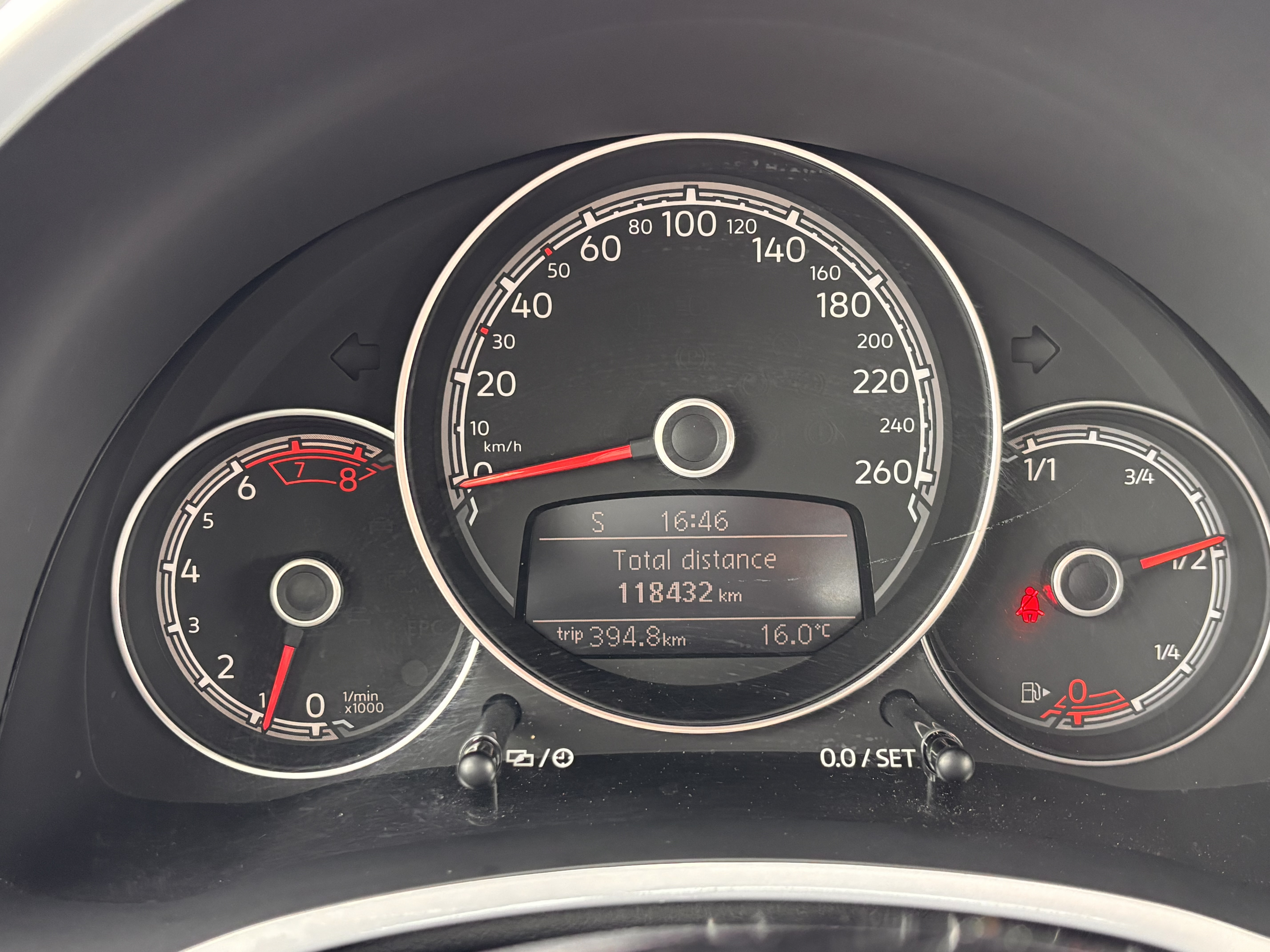 Sort VW Beetle fra 2016