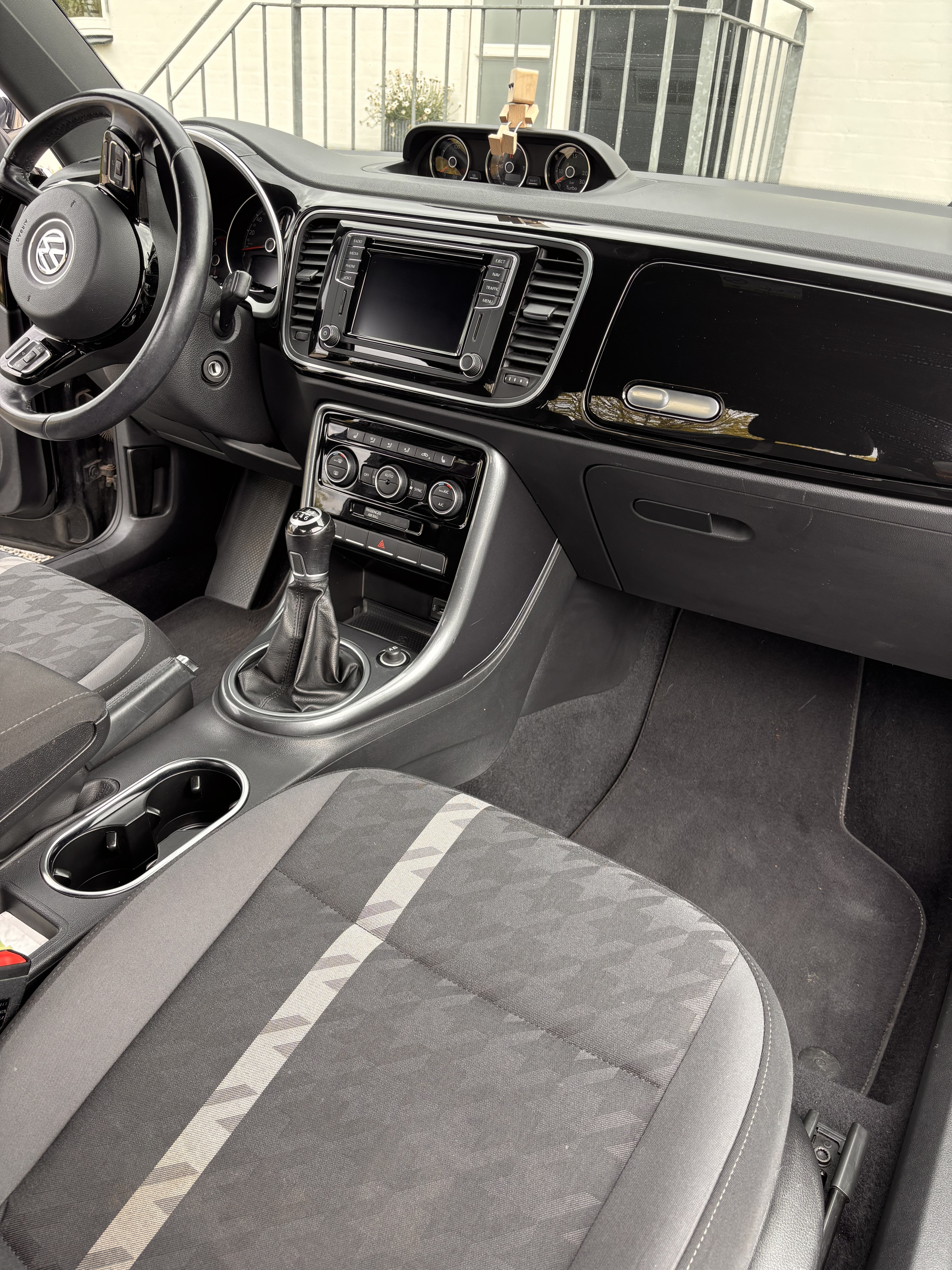 Sort VW Beetle fra 2016