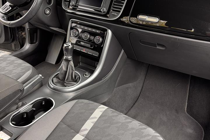 Sort VW Beetle fra 2016
