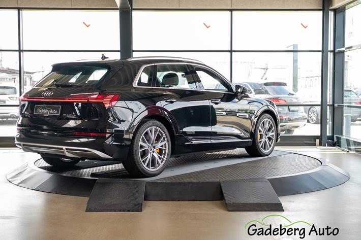 Sort Audi e-tron fra 2023