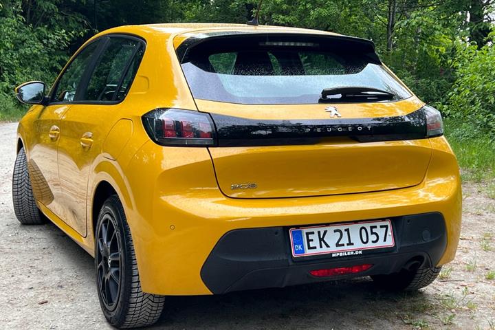 Gul Peugeot 208 fra 2020