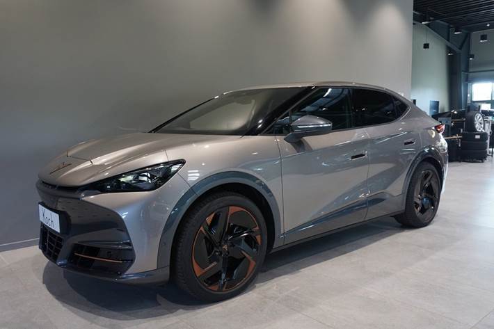 Orange Cupra Tavascan fra 2024