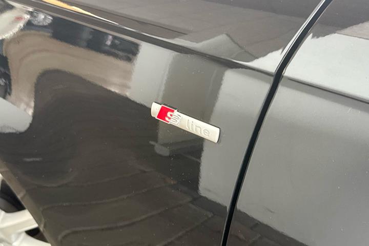 Sort Audi A4 fra 2014
