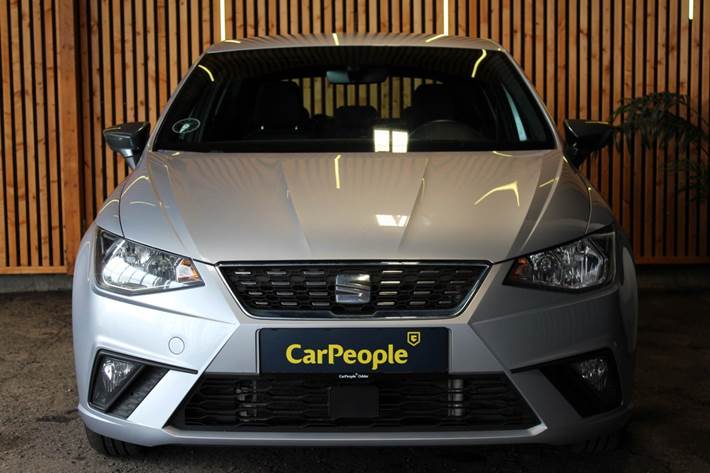 Sølv Seat Ibiza fra 2020