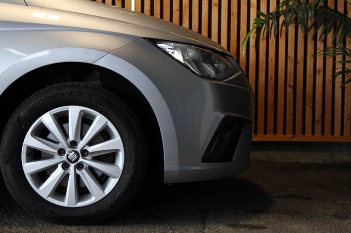 Sølv Seat Ibiza fra 2020