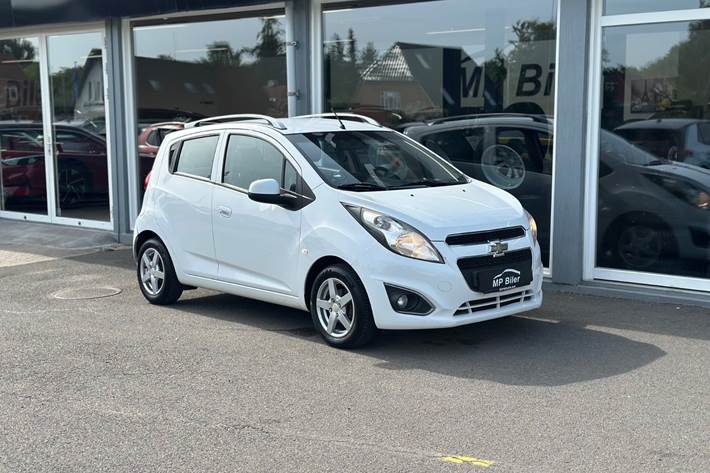 Hvid Chevrolet Spark fra 2013