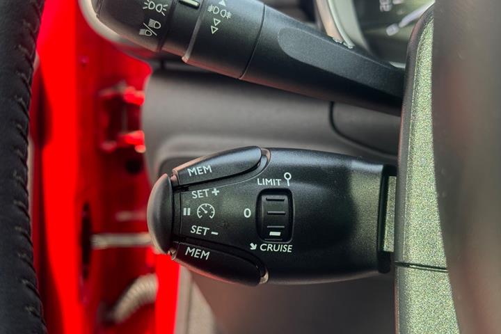 Rød Citroën C3 fra 2020