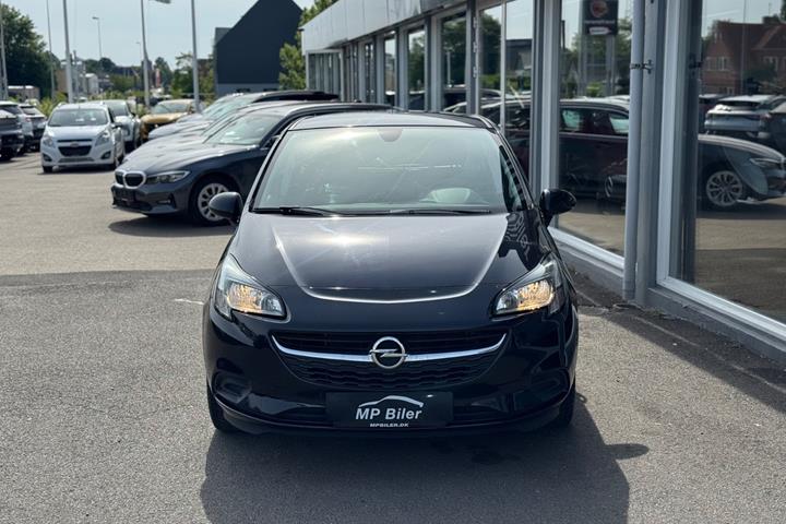 Sort Opel Corsa fra 2019