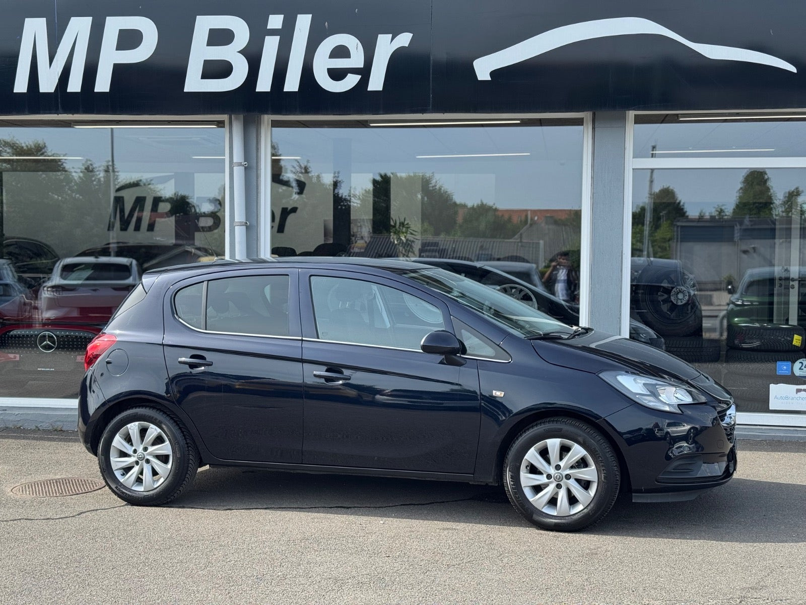Sort Opel Corsa fra 2019