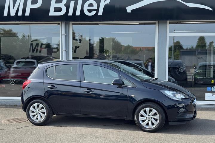 Sort Opel Corsa fra 2019