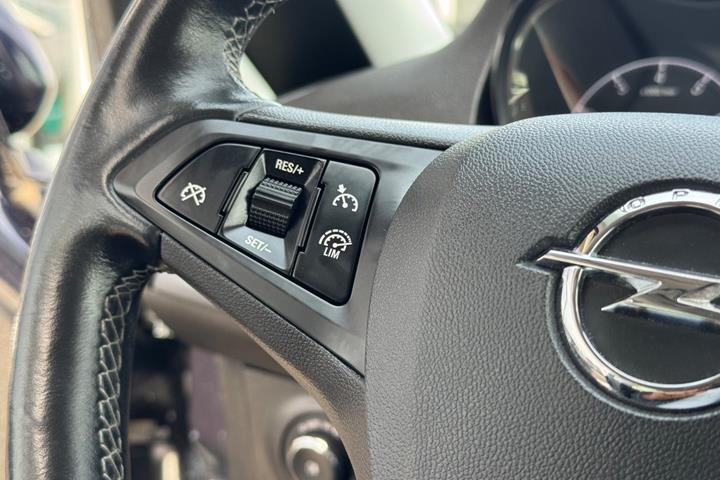 Sort Opel Corsa fra 2019