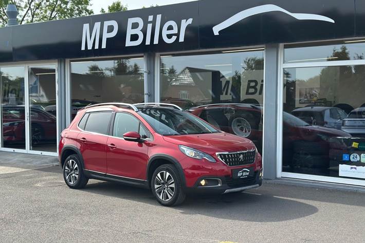 Rød Peugeot 2008 fra 2017