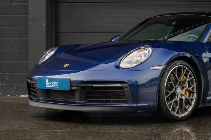 Blå Porsche 911 Carrera S fra 2019