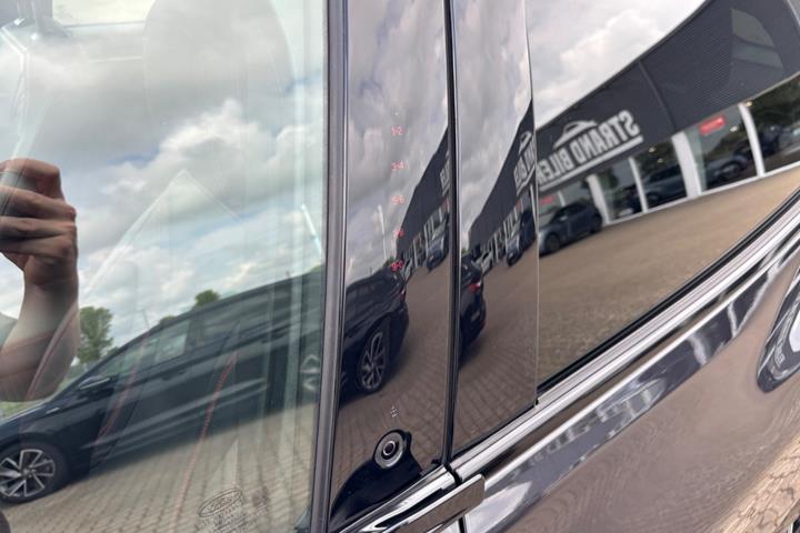 Grå Ford Mustang Mach-E fra 2022