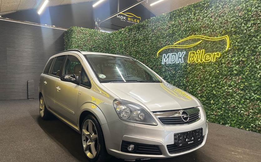 Opel Zafira 2,2 16V Cosmo aut.