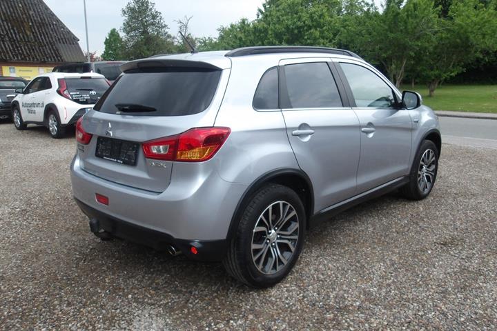 Sølv Mitsubishi ASX fra 2015