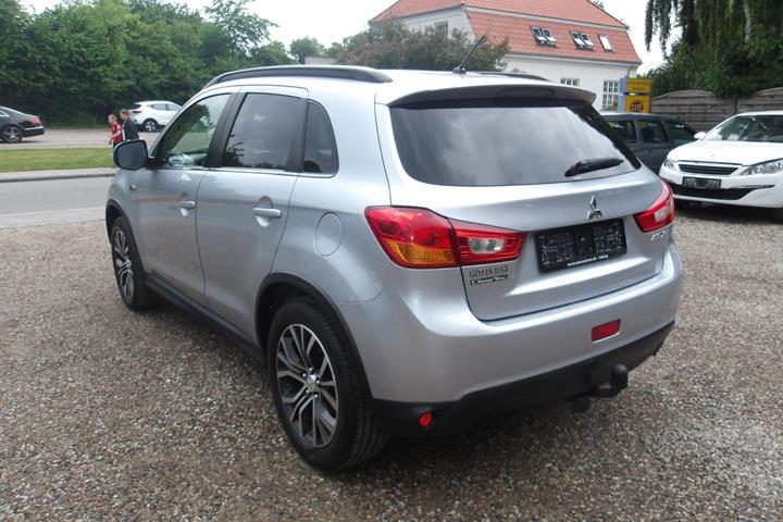 Sølv Mitsubishi ASX fra 2015