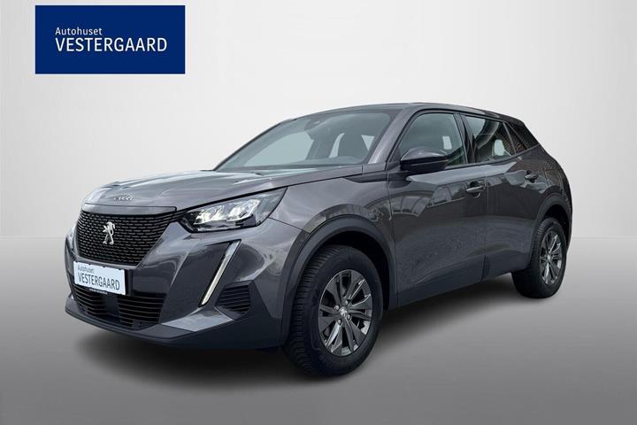 Grå Peugeot 2008 fra 2023 set udefra