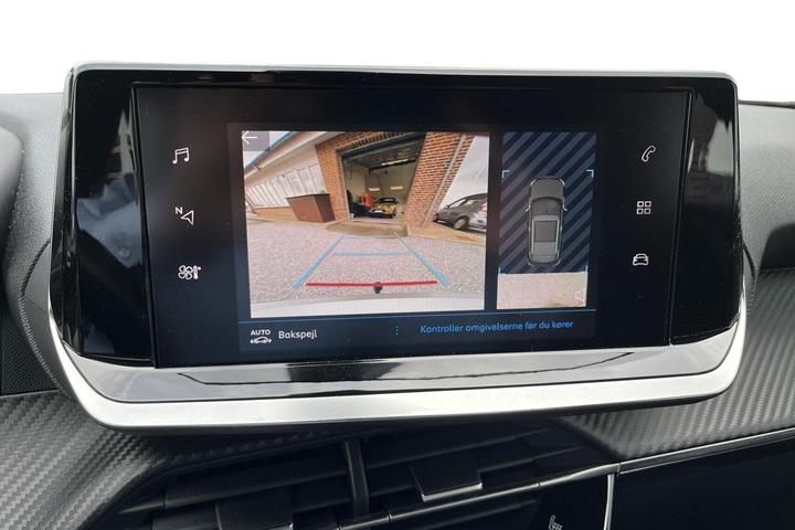 Grå Peugeot 2008 fra 2023
