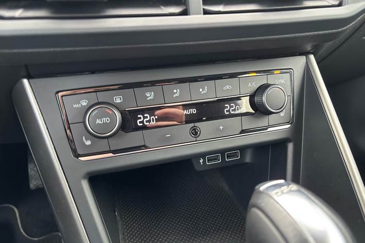 Grå VW Polo fra 2019