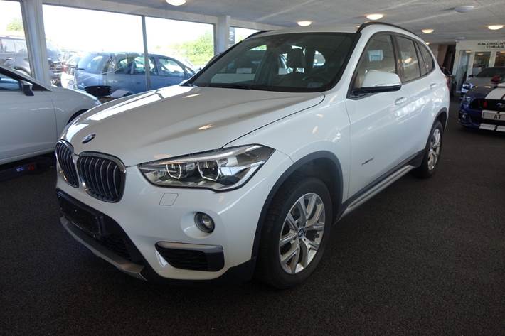 Hvid BMW X1 fra 2017