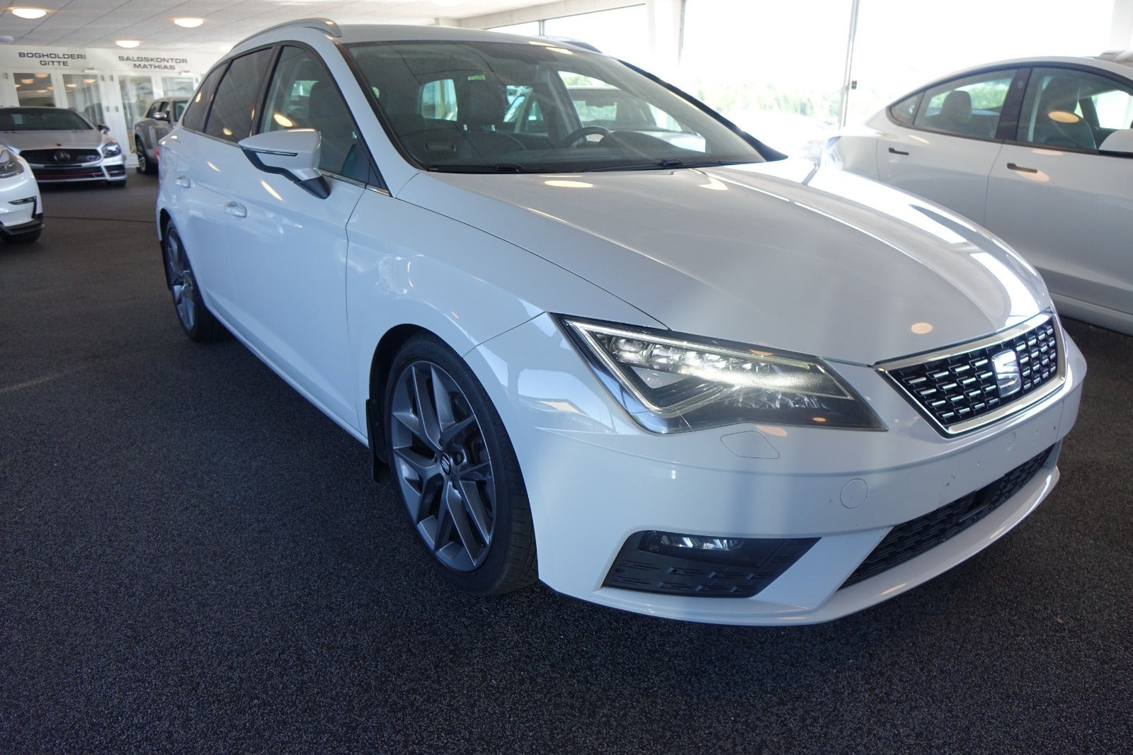 Hvid Seat Leon fra 2019