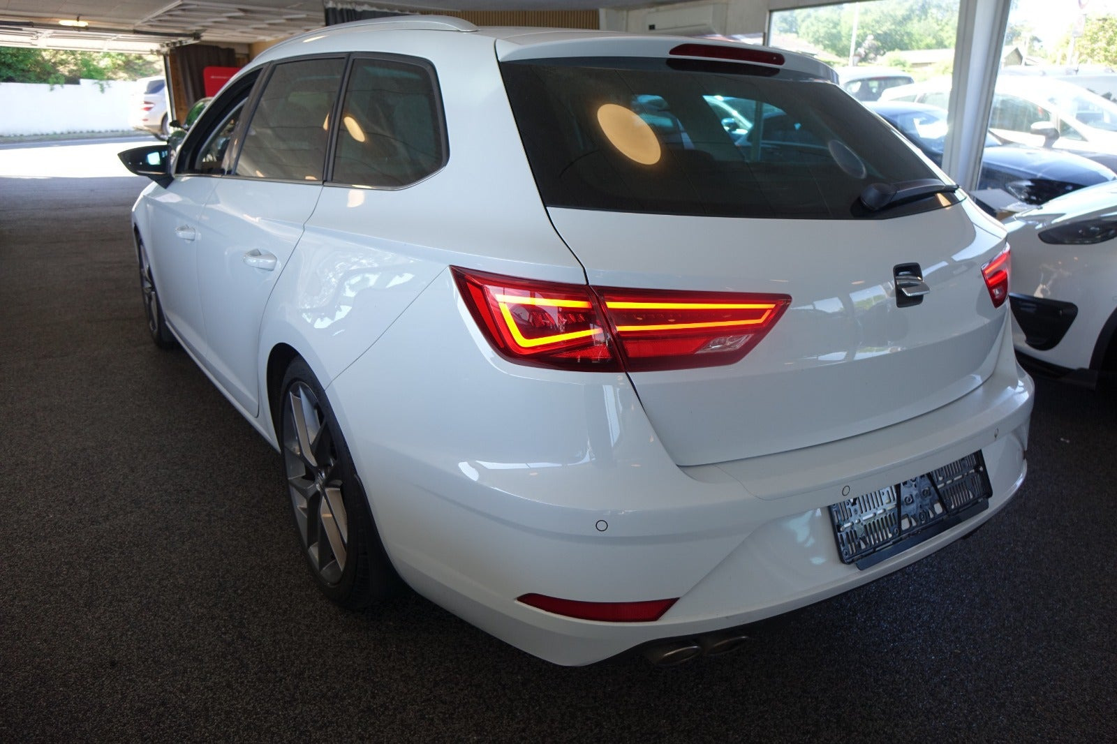 Hvid Seat Leon fra 2019