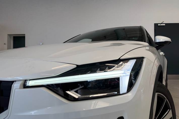 Hvid Polestar 2 fra 2023