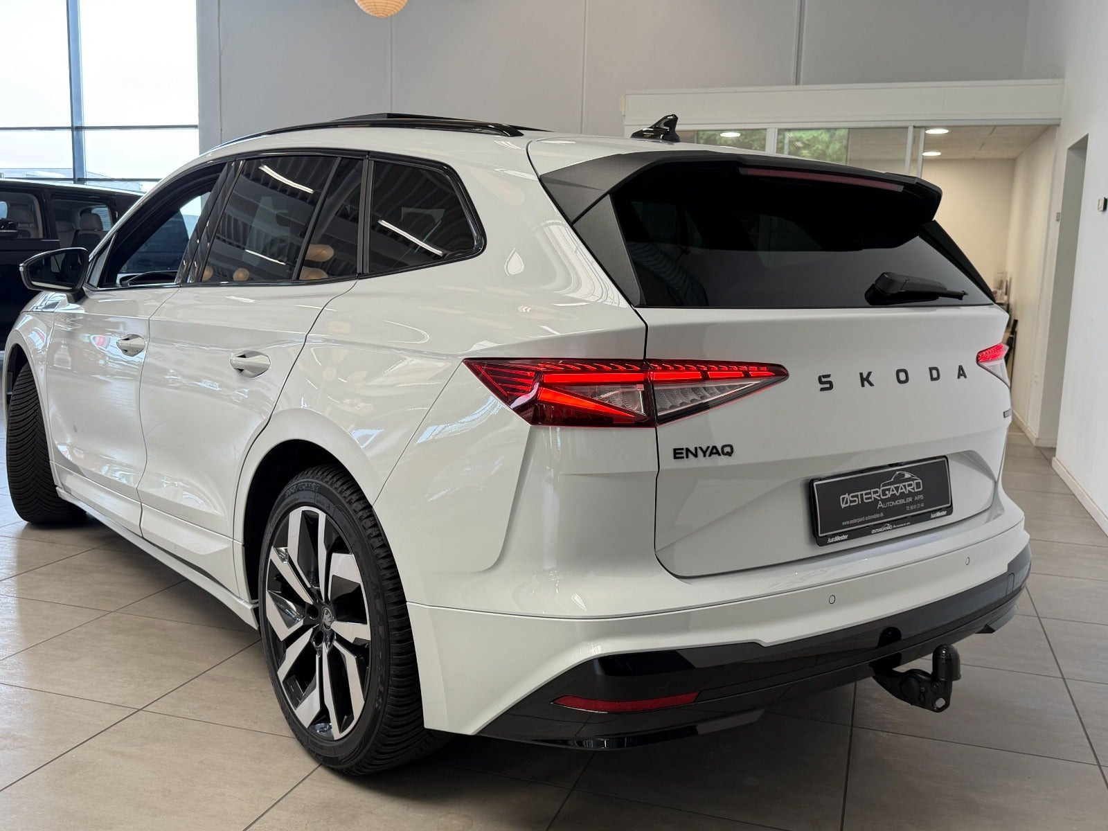 Hvid Skoda Enyaq fra 2026