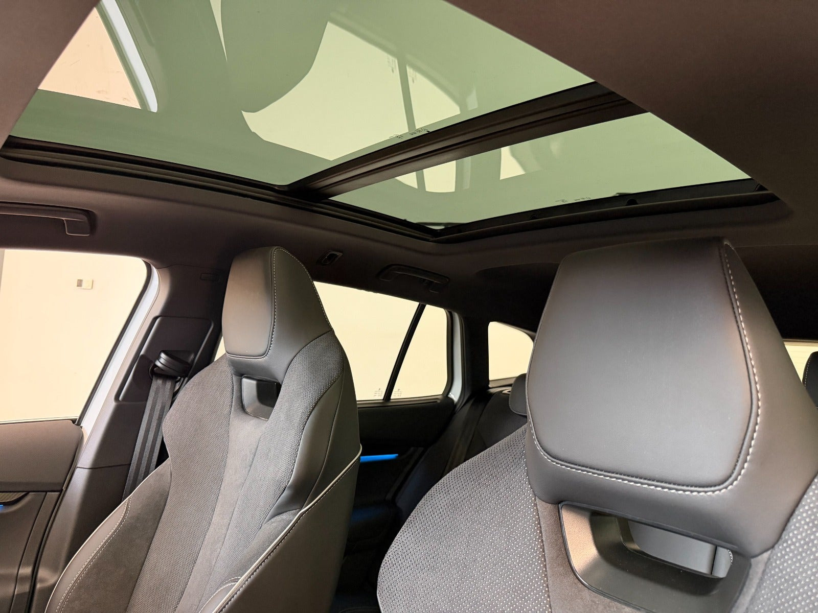 Hvid Skoda Enyaq fra 2026