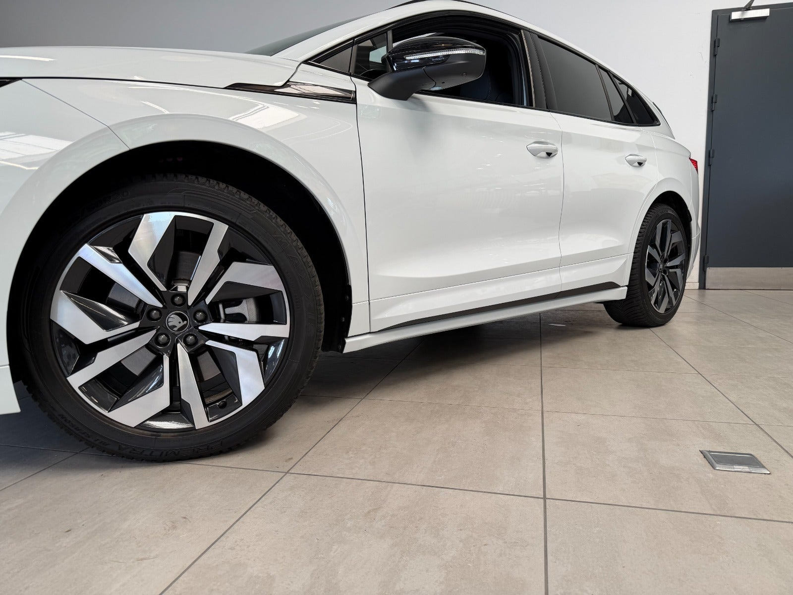 Hvid Skoda Enyaq fra 2026