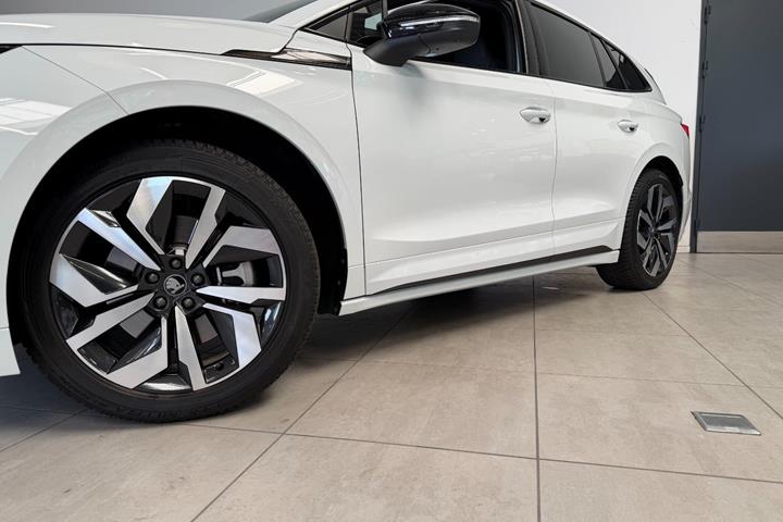 Hvid Skoda Enyaq fra 2026