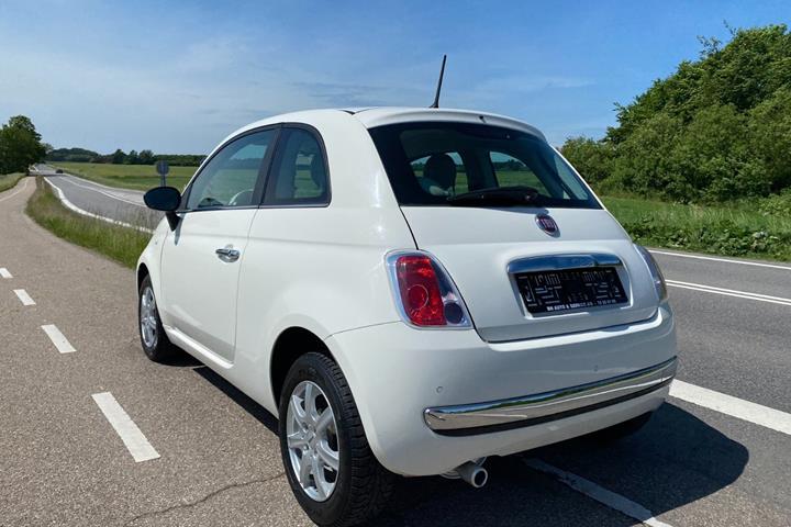 Hvid Fiat 500 fra 2014