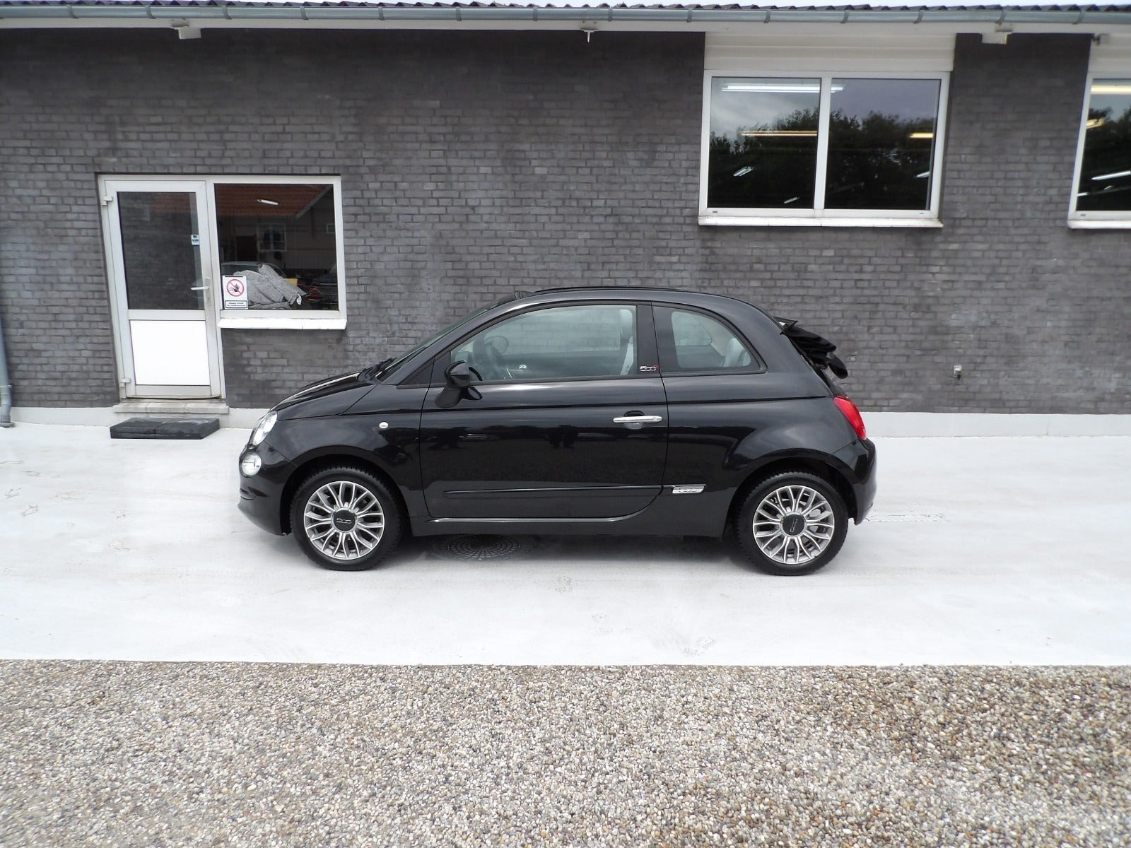 Sort Fiat 500C fra 2018