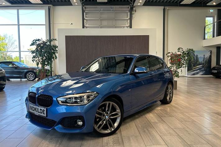 Blå BMW 118d fra 2019