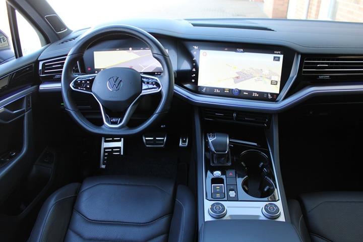 Sort VW Touareg fra 2021