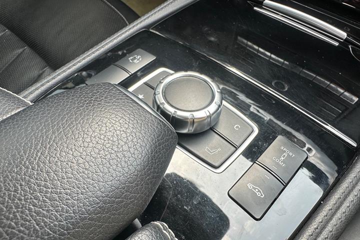 Hvid Mercedes CLS400 fra 2015