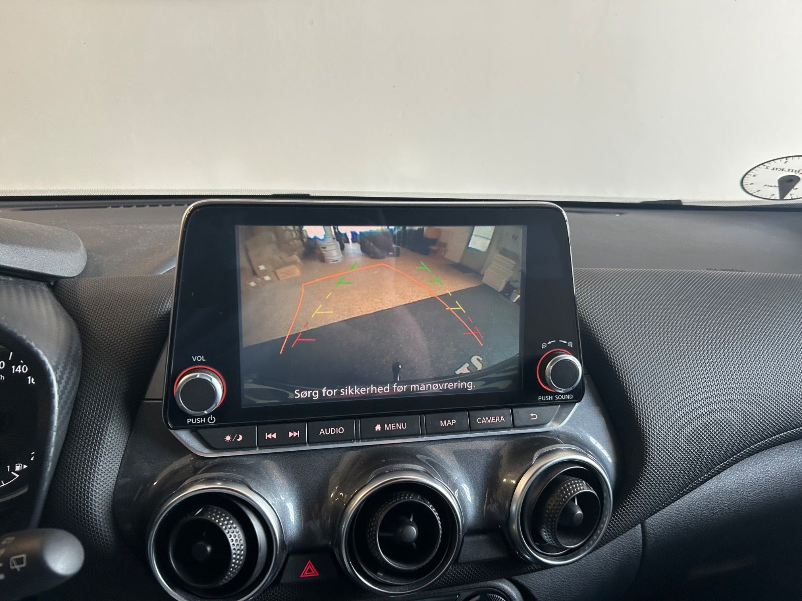 Grå Nissan Juke fra 2020