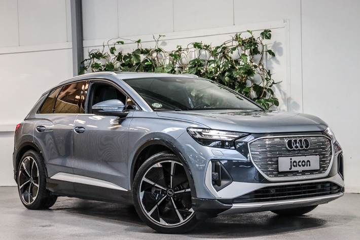 Blå Audi Q4 e-tron fra 2021