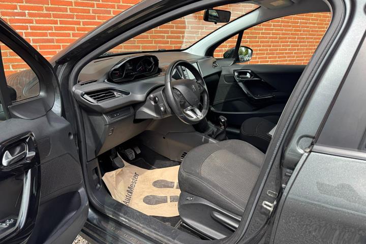 undefined Peugeot 208 fra 2017