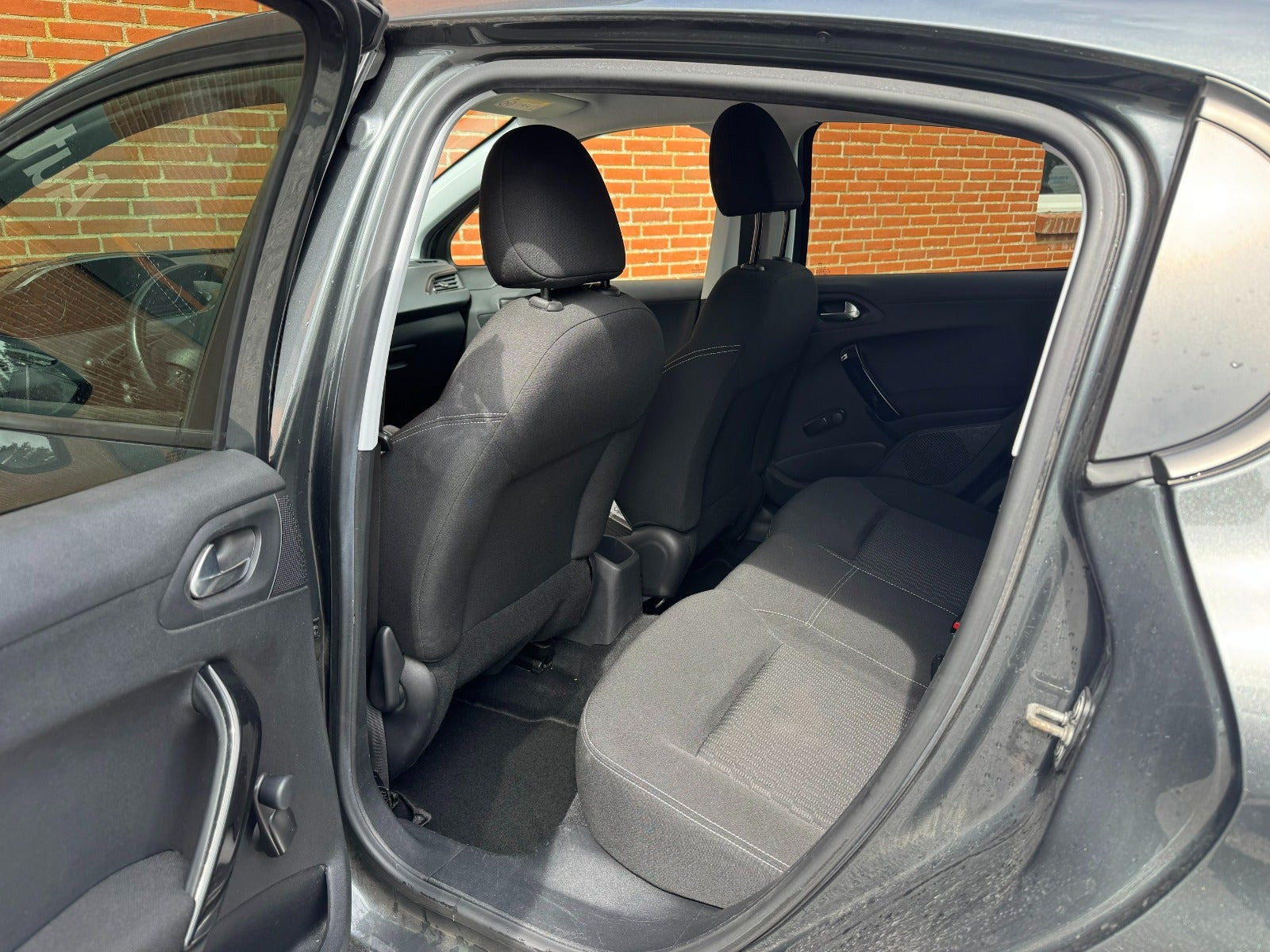 undefined Peugeot 208 fra 2017