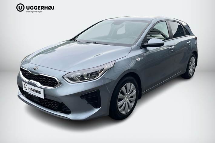 Sølv Kia Ceed fra 2020 set udefra