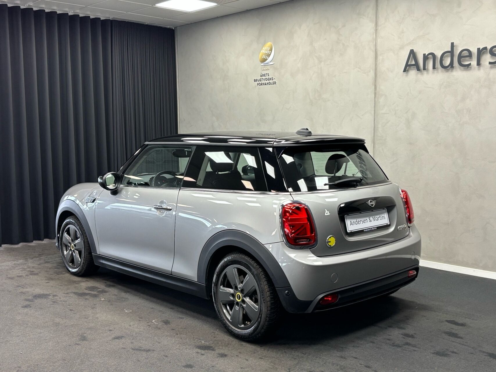Grå Mini Cooper fra 2024