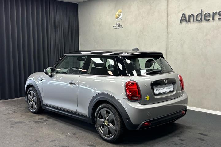 Grå Mini Cooper fra 2024