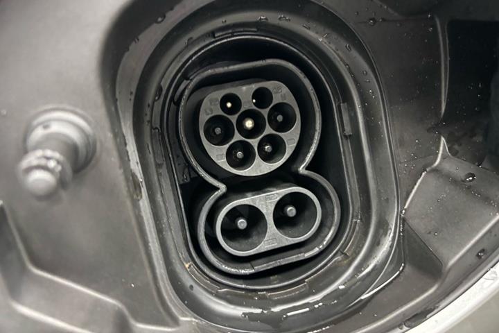 Grå Mini Cooper fra 2024