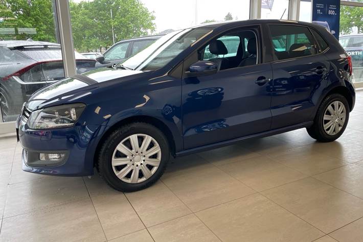 Blå VW Polo fra 2014
