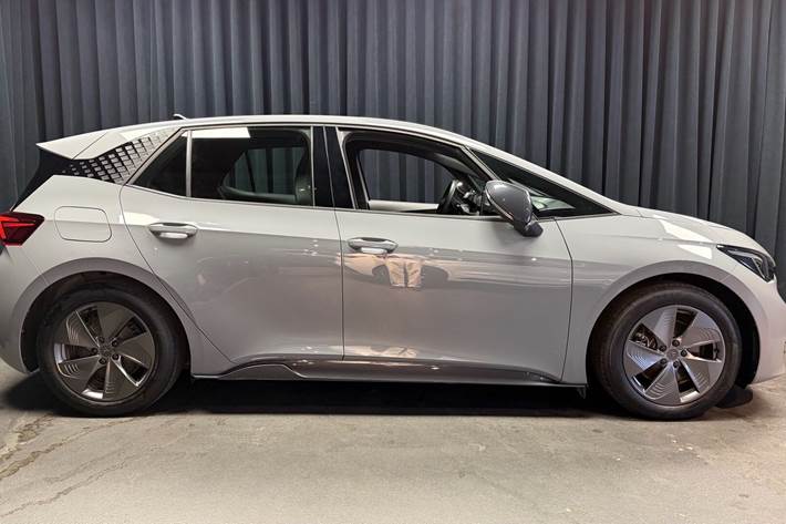 Grå Cupra Born fra 2024