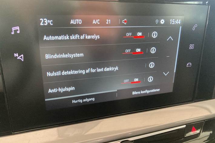 Sølv Opel Mokka-e fra 2023