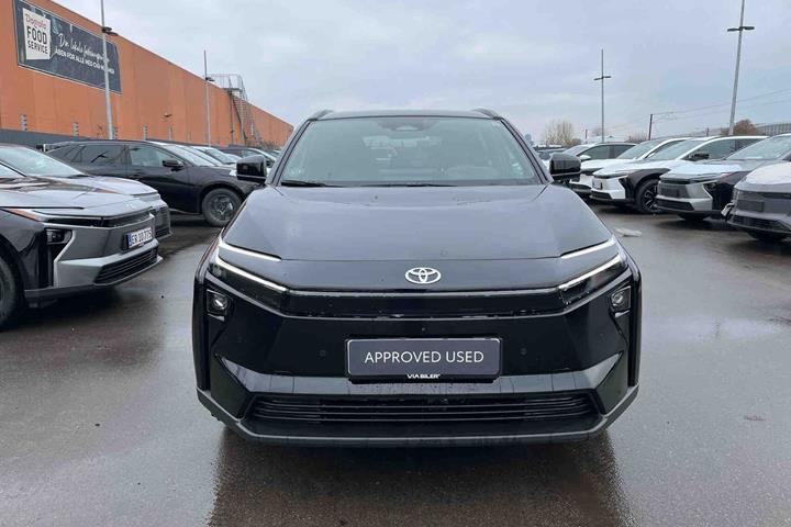Sort Toyota BZ4X fra 2026